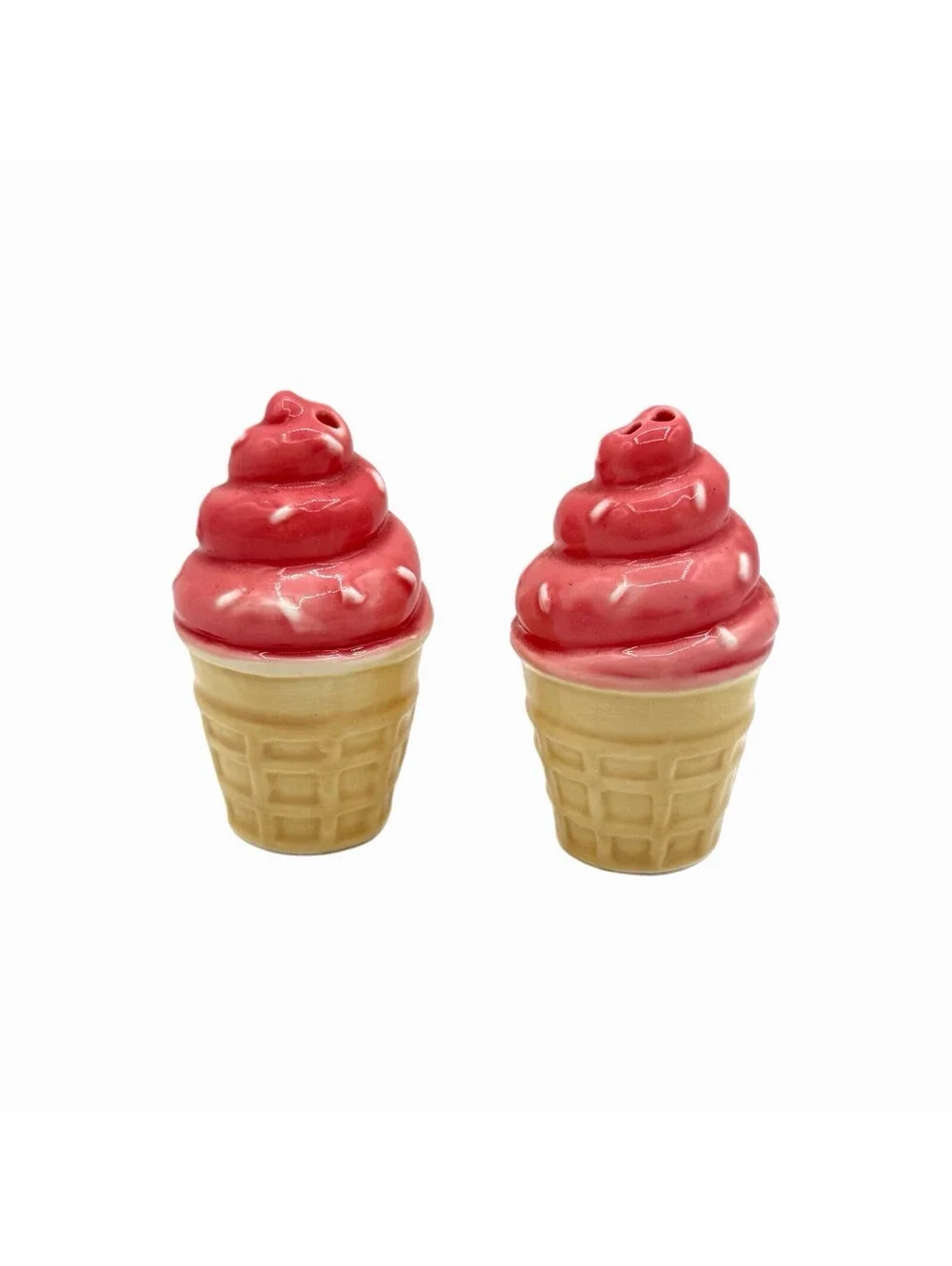 Cracker Barrel Mini Pink Ice Cream Cone Salt & Pepper Shakers